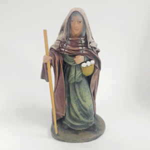 PASTORA DE BARRO LIENZADO CON CESTA 14 CM.